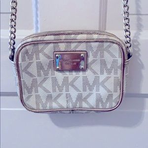 Michael Kors used white/tan crossbody purse